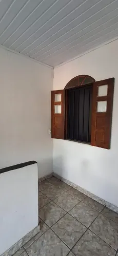 JANELA DE MADEIRA ANTIGA COM GRADE 75CM X 113CM