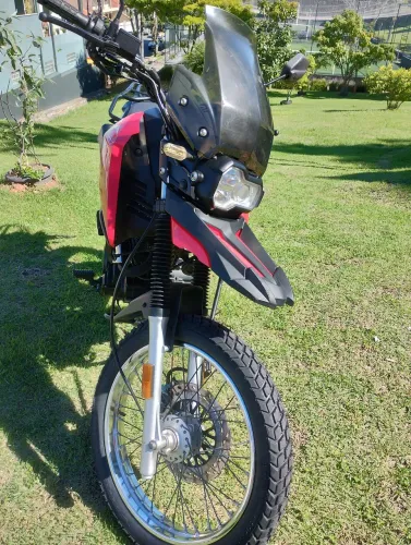 moto 175cc estilo trail