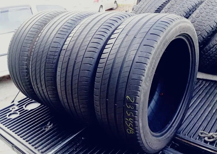 Pneus 235/45 aro 18 Michelin Primacy seminovos