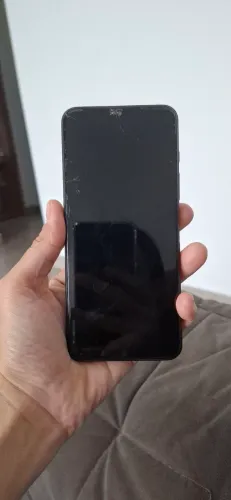 Vende-se Moto G50 5G com a tela quebrada 