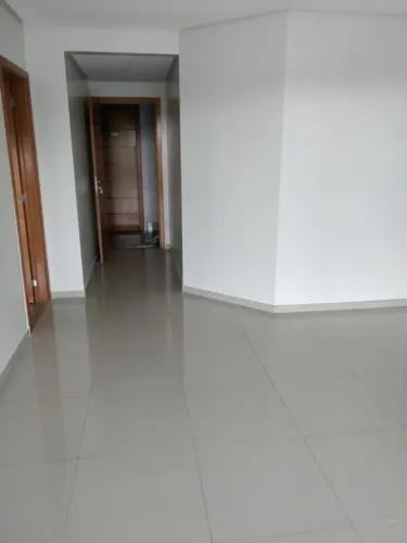 Condomínio Topázio, à venda.