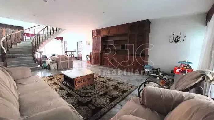 Rua Conselheiro Zenha , casa duplex , 4 dormitórios , varandão , quintal e solarium