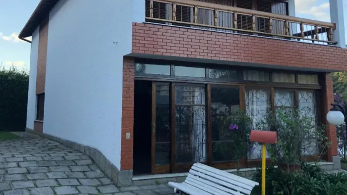 Leilão - Casa - De R$1.100.000,00 Por R$825.000,00