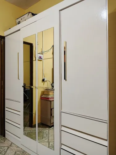 Guarda roupa de Casal ,4 portas e 6 gavetas