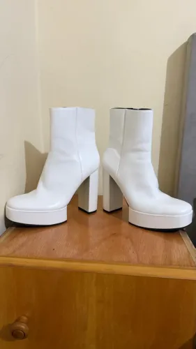 Bota em Couro ZARA n.º 39 - NOVA NUNCA USADA