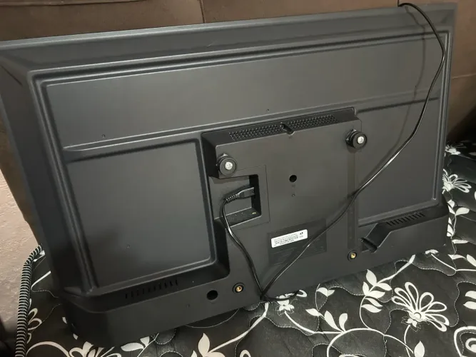 Vendo TV smart 32 polegadas novinha