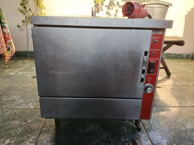 Máquina para retirada de peças restaurante