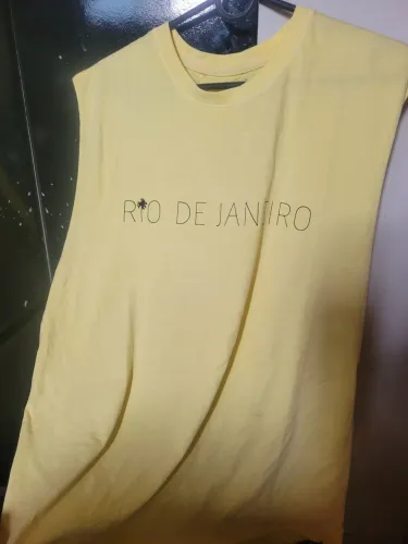 Camiseta estornada osklen NOVA!