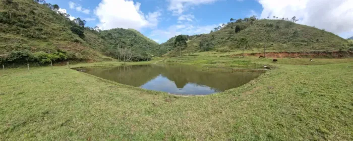 SÍTIO FORMADO RICO EM ÁGUA E MATA EM RESENDE-RJ