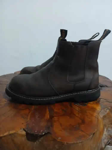 Bota Black Boots Madri, com bico de aço n° 42