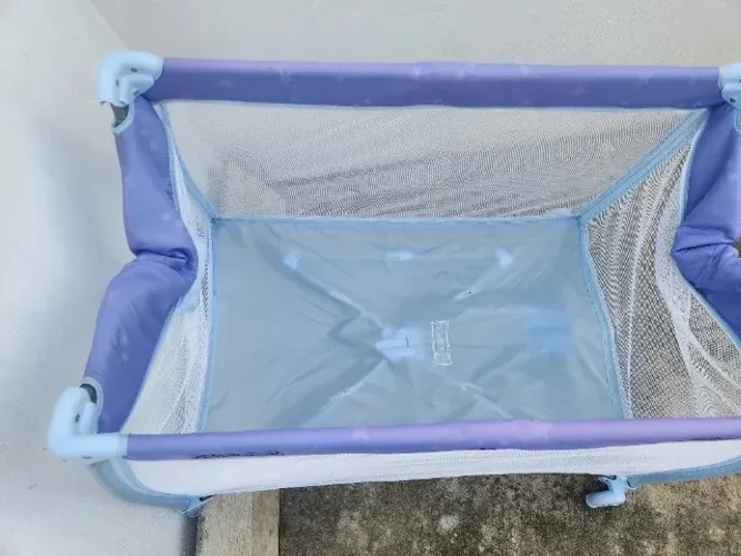 Berço portátil com trocador, porta objeto, capota, colchão e forro R$420,00