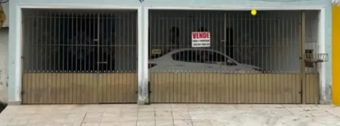 Portão 1 - 3.00 X 2.45 Portão 2 - 4.10 X 2.45