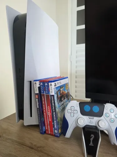 PLAYSTATION 5 Fat,  com jogos e controle edição limitada.