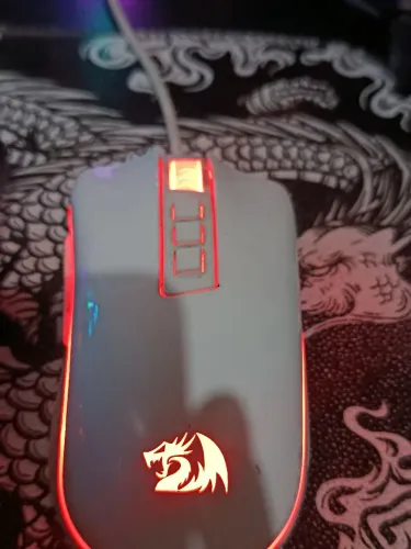 Mouse red dragon branco seminovo e ainda acompanha com a caixa 