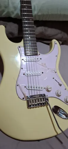 Guitarra Tagimas T735