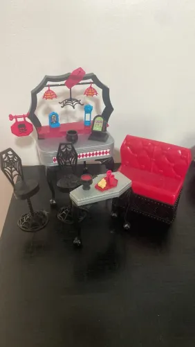 Monster high playset diener draculaura