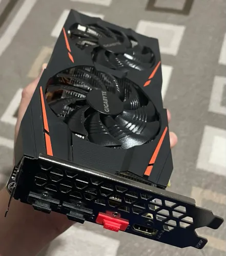 Placa de Vídeo Gigabyte RX 570 4GB