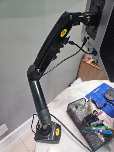 Braço suporte de mesa articulado para monitor marca NB original