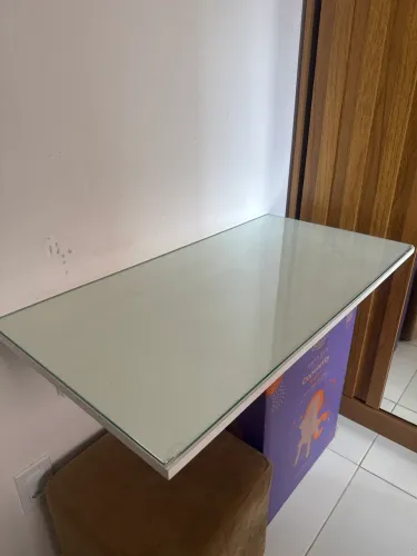 Escrivaninha material de móveis planejados MDF bom