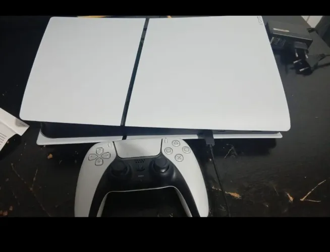 Ps5 com 1 controlo 5 dias de uso.