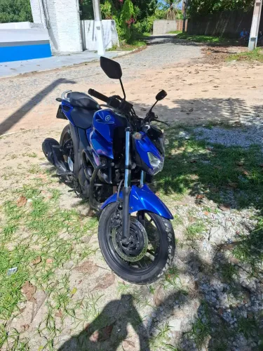 Fz 25 , somente para trocar em bros. 