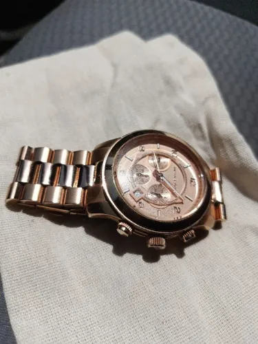 Vendo relógio MICHAEL KORS ROSE O ORIGINAL em excelente estado de conservação
