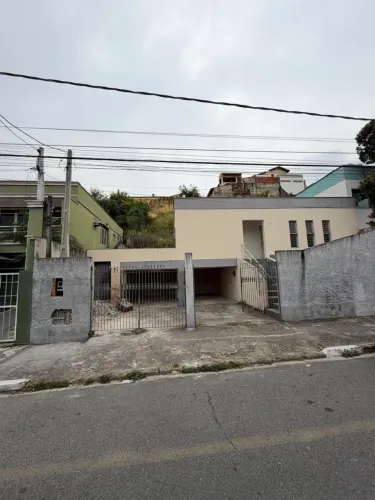 Casa Térrea Comercial no Centro de São Roque!