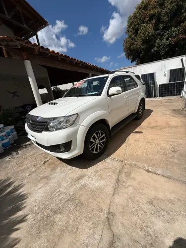 Toyota Hilux SW4 SRV D4-d 4X4 3.0 TDI Dies. AUT 2013