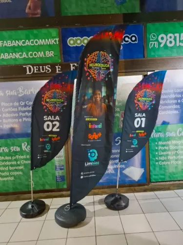 Locação de estrutura e venda bandeira windbanner 