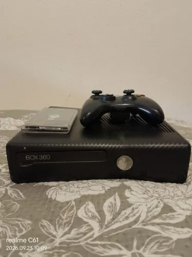 Vendo Xbox 360 com mais de 120 jogos