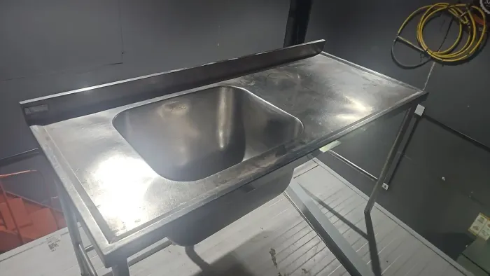 Pia de inox de 1,65m cuba funda