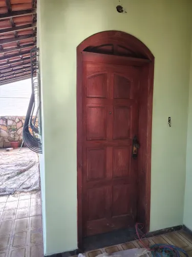 Serviço de pintura de paredes e madeira