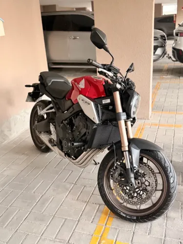 CB650r 2021 24.000 km
