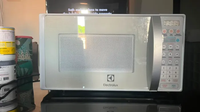 Vende-se um microondas