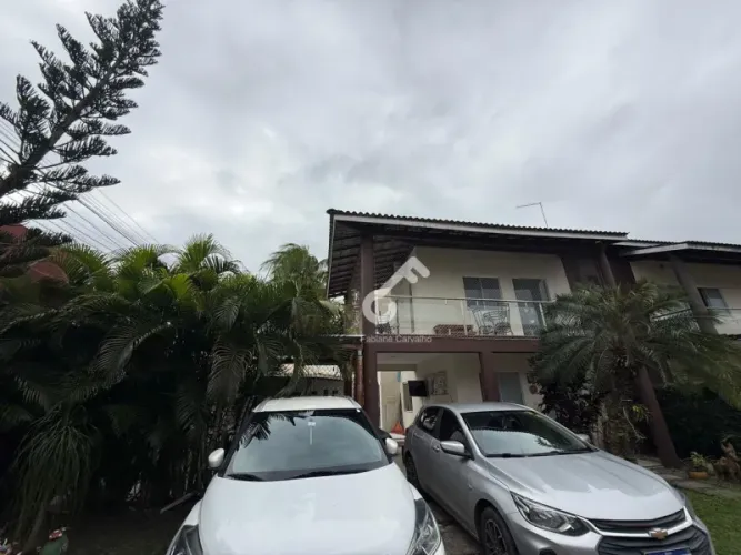 PITANGUEIRAS, Lauro de Freitas. Duplex em condomínio fechado, são 3 quartos reversível par