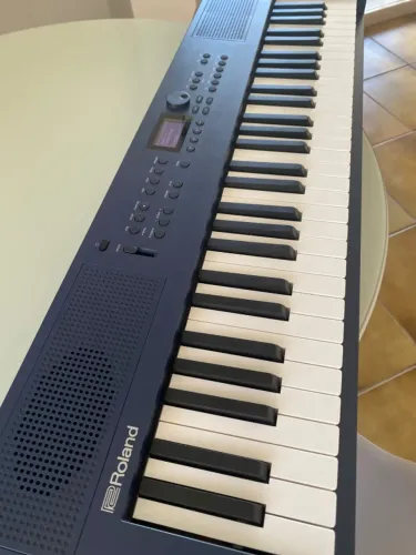 Teclado Roland Go-keys 3 61 Teclas Cor Azul Meia Noite Cor GOKEYS3-MU!