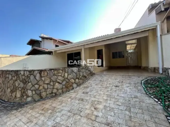 Casa à venda no Condomínio Mirante do Lenheiro em Valinhos/SP.