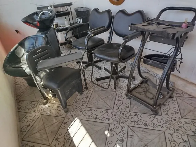 Vendo móveis pra salão de beleza