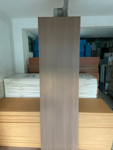 Porta 210x60 com avarias