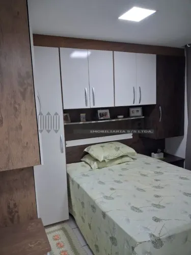 Apartamento 2 Quartos 1 banheiro 1 vaga de garagem rotativa.