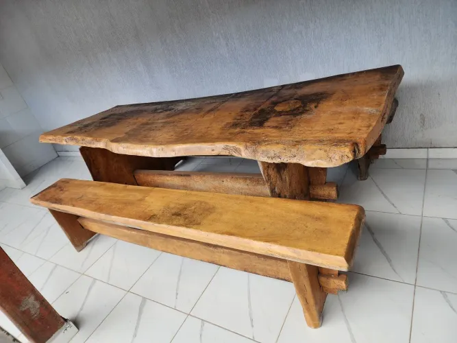 Mesa de Madeira Rústica