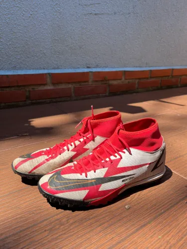 Chuteira Nike Mercurial Superfly 8 CR7