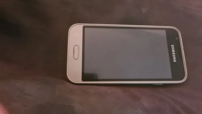 Celular j1 mini