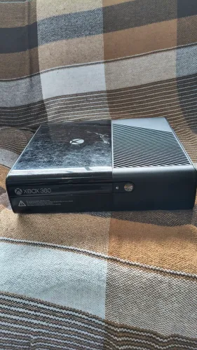 Xbox 360 Super Slim funcionando 