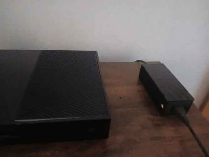 XBOX ONE FAT-JOGOS-CONTROLE-USADO BOM ESTADO