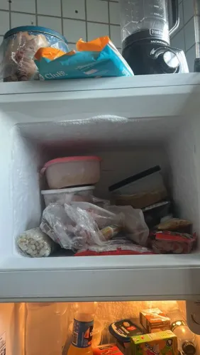 Vendo geladeira em ótimo estado. Eletrolux 600$