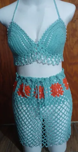 Conjunto saia e cropped em crochê 