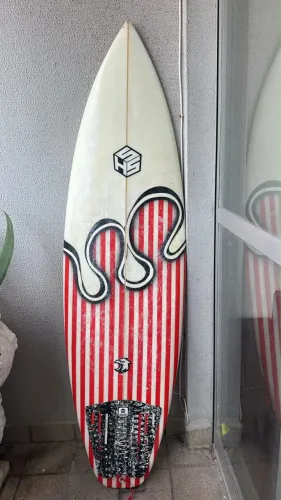 Prancha de surf 5.10 27.5 lt pra sair até amanhã