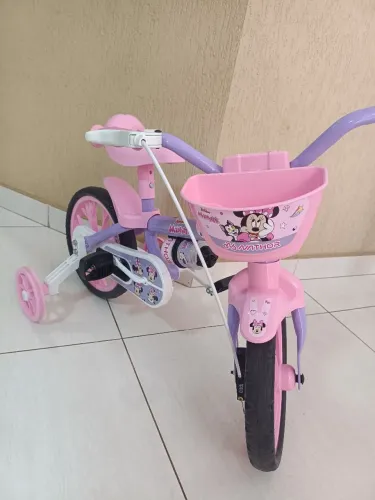 Bicicleta infantil feminina.