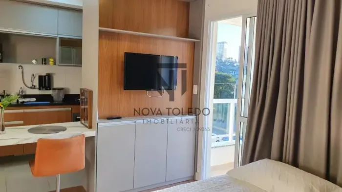 LINDO FLAT COM 1 DORM, TOTALMENTE MOBILIADO, DECORADO E PLANEJADO COM AR CONDICIONADO, VIS